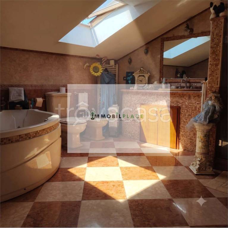 casa indipendente in vendita a Castel d'Azzano