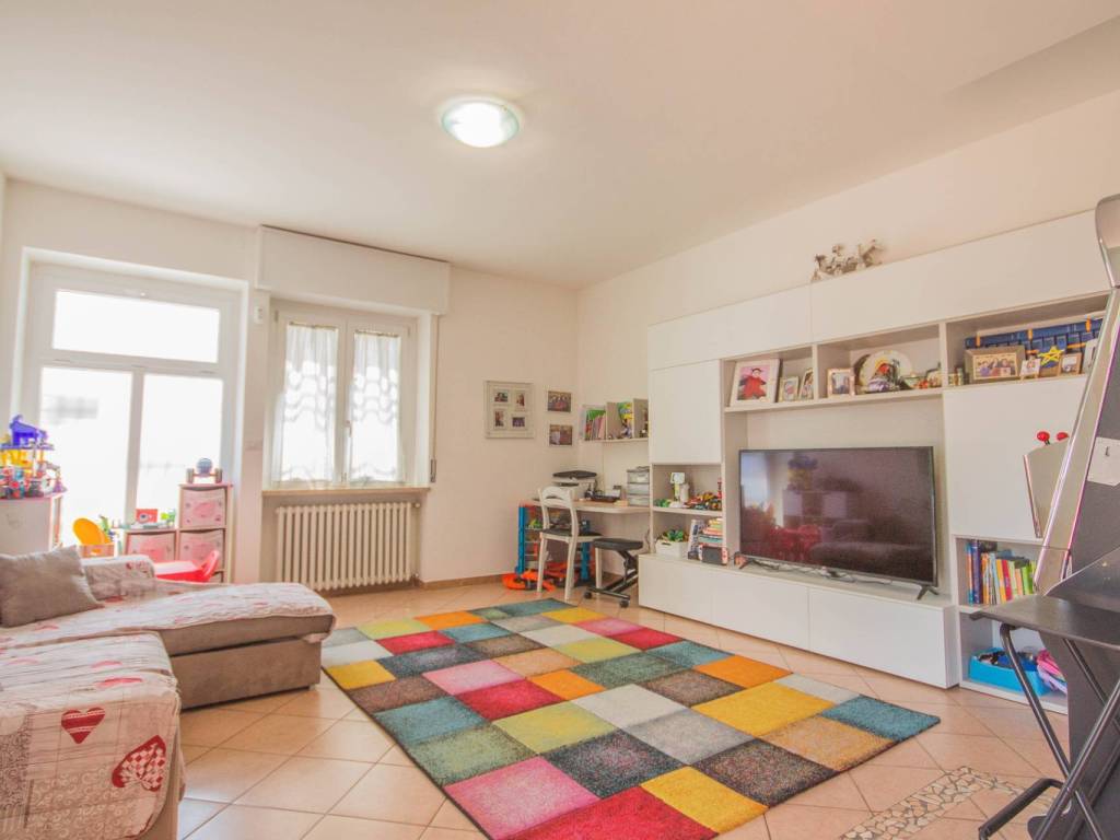 casa indipendente in vendita a Castel d'Azzano in zona Beccacivetta