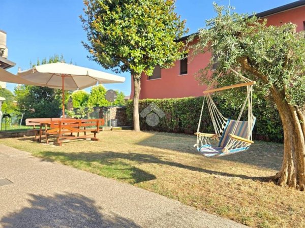appartamento in vendita a Castel d'Azzano in zona Forette