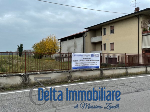casa indipendente in vendita a Castel d'Azzano in zona Azzano