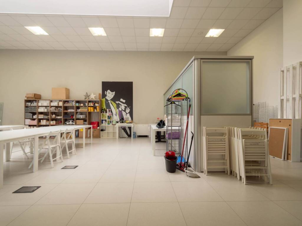 ufficio in vendita a Castel d'Azzano