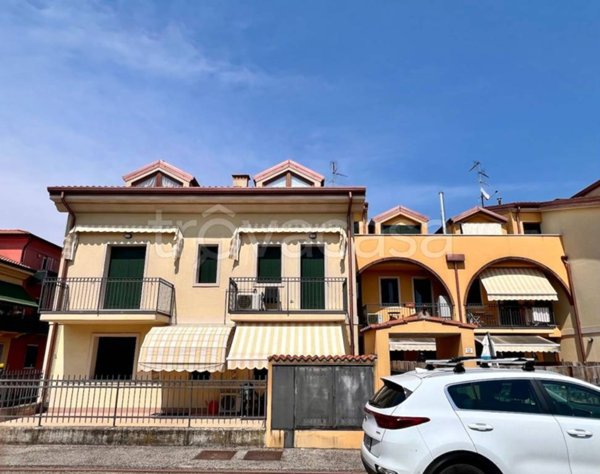 appartamento in vendita a Castel d'Azzano in zona Azzano