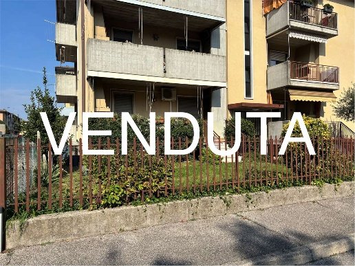 appartamento in vendita a Castel d'Azzano in zona Azzano