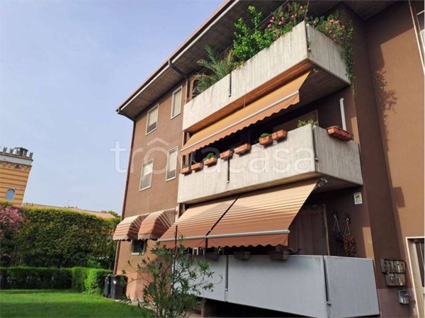 appartamento in vendita a Castel d'Azzano in zona Azzano