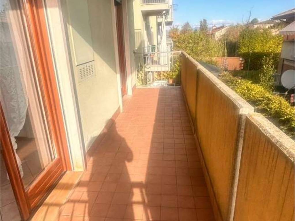 appartamento in vendita a Castel d'Azzano in zona Azzano