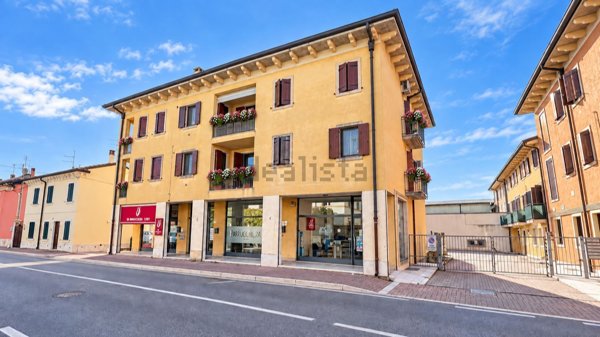 appartamento in vendita a Castel d'Azzano in zona Azzano