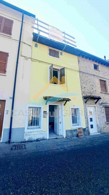 casa indipendente in vendita a Castelnuovo del Garda in zona Cavalcaselle
