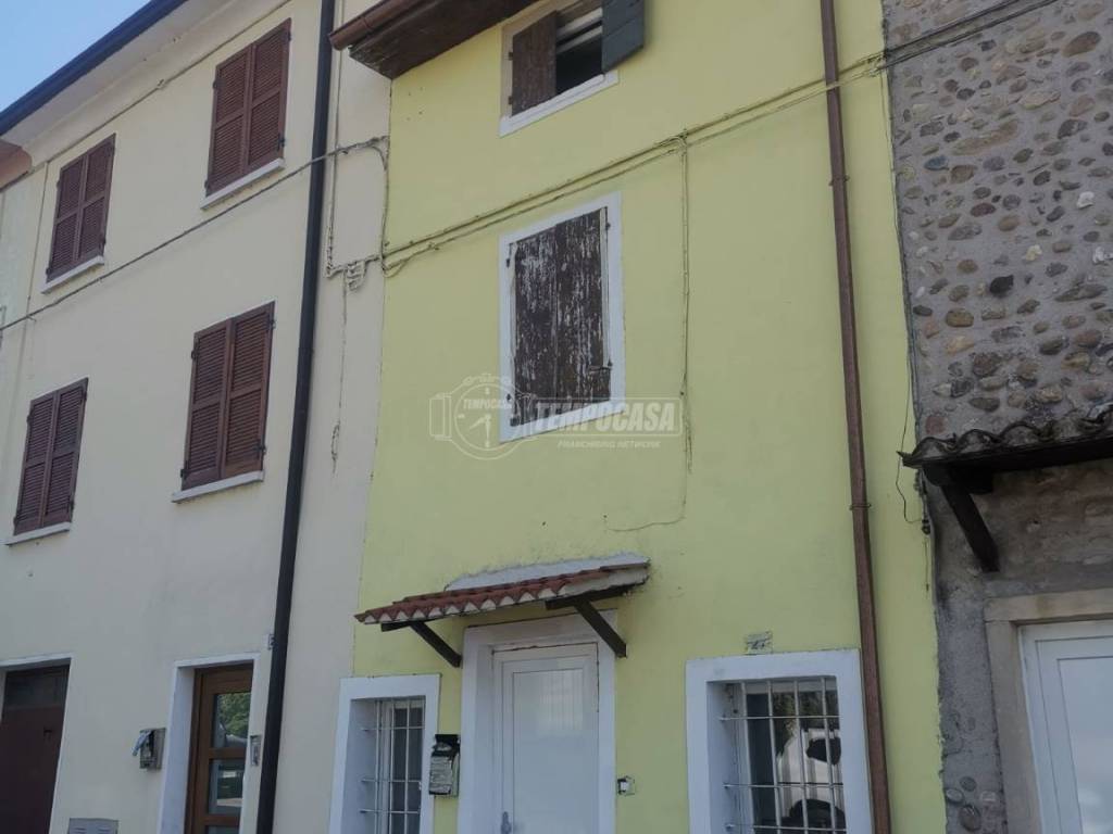 casa indipendente in vendita a Castelnuovo del Garda