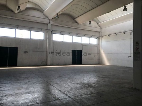capannone in vendita a Castelnuovo del Garda