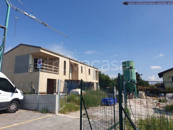appartamento in vendita a Castelnuovo del Garda in zona Cavalcaselle