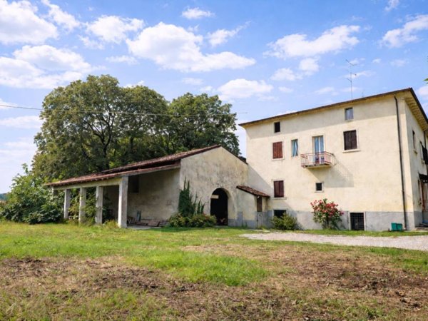 casa indipendente in vendita a Castelnuovo del Garda