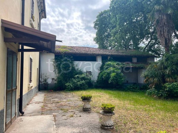 terreno agricolo in vendita a Castelnuovo del Garda in zona Cavalcaselle