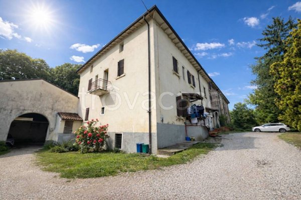 terreno agricolo in vendita a Castelnuovo del Garda in zona Cavalcaselle
