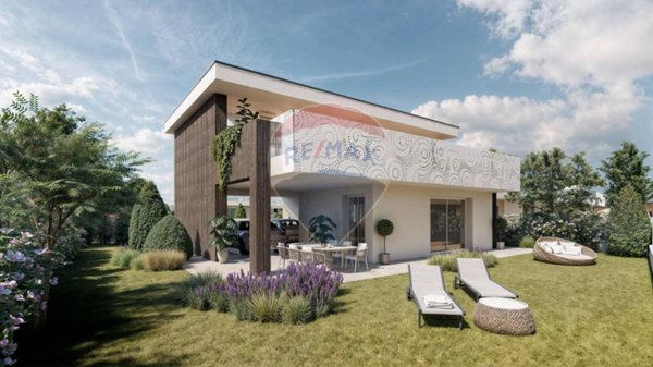 casa indipendente in vendita a Castelnuovo del Garda