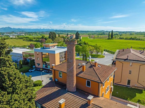 casa indipendente in vendita a Castelnuovo del Garda