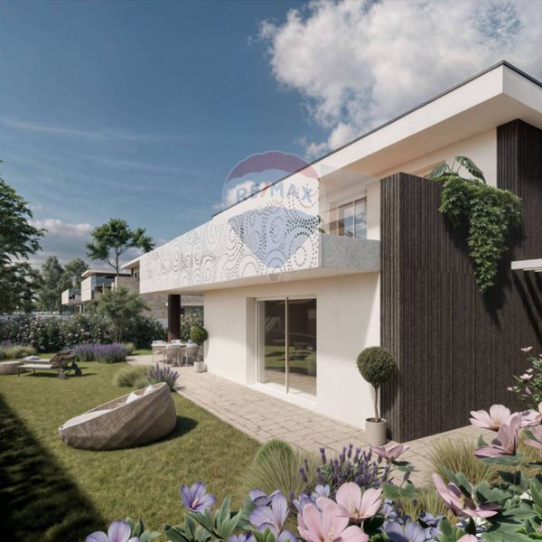 casa indipendente in vendita a Castelnuovo del Garda