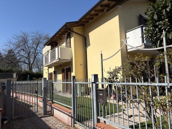 appartamento in vendita a Castelnuovo del Garda in zona Cavalcaselle