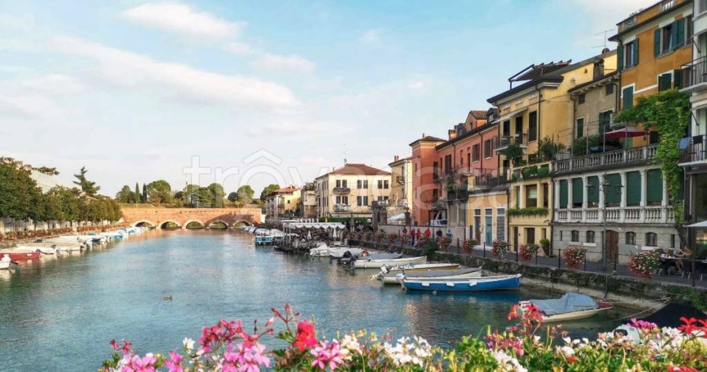 casa indipendente in vendita a Castelnuovo del Garda