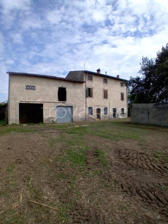 casa indipendente in vendita a Castelnuovo del Garda in zona Sandrà