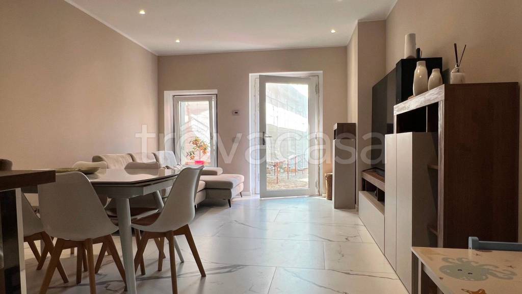 appartamento in vendita a Castelnuovo del Garda in zona Camalavicina