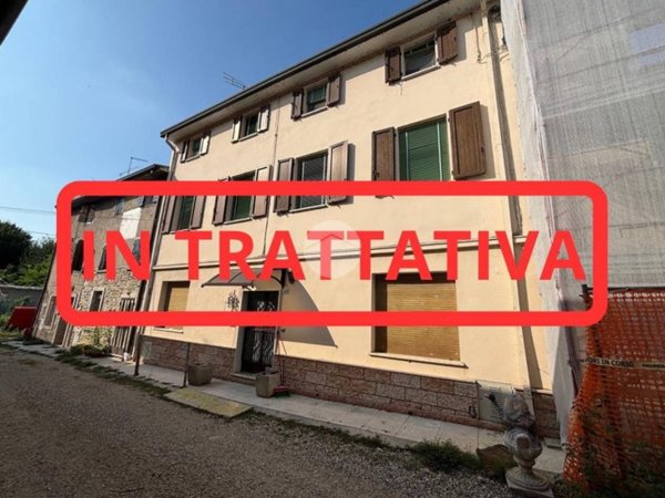 casa indipendente in vendita a Castelnuovo del Garda in zona Cavalcaselle