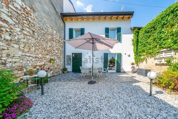 appartamento in vendita a Castelnuovo del Garda in zona Cavalcaselle