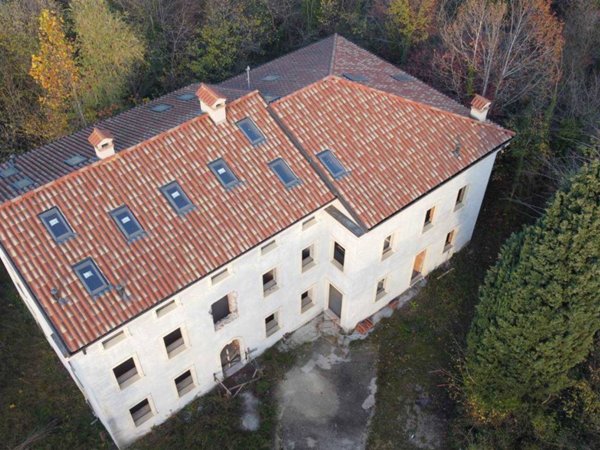 casa indipendente in vendita a Castelnuovo del Garda in zona Oliosi
