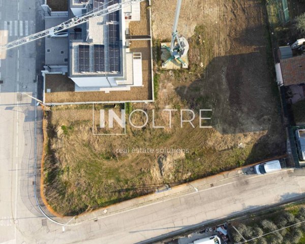 casa indipendente in vendita a Castelnuovo del Garda in zona Sandrà