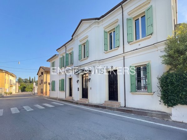 casa indipendente in vendita a Castelnuovo del Garda