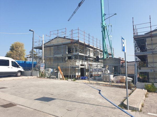 casa indipendente in vendita a Castelnuovo del Garda in zona Cavalcaselle