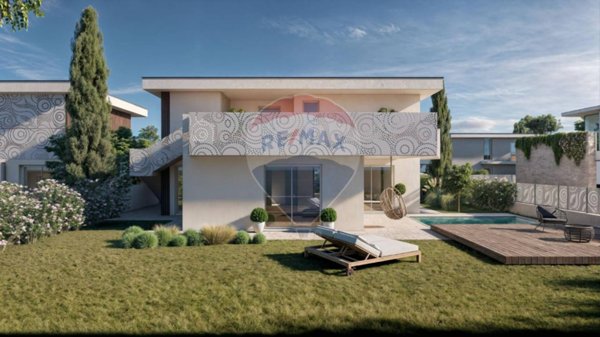 casa indipendente in vendita a Castelnuovo del Garda