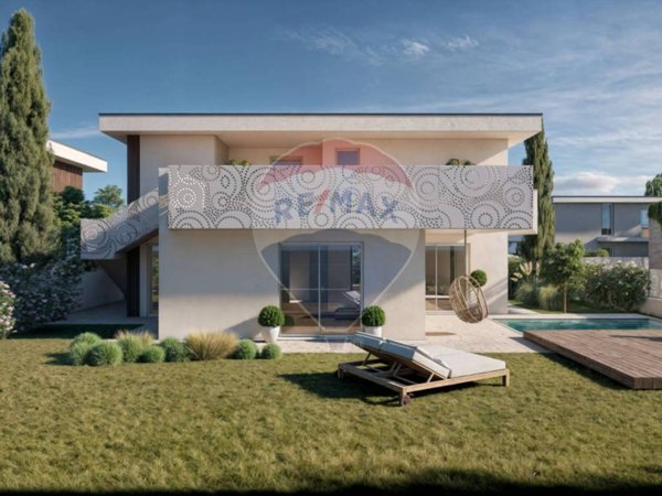 casa indipendente in vendita a Castelnuovo del Garda