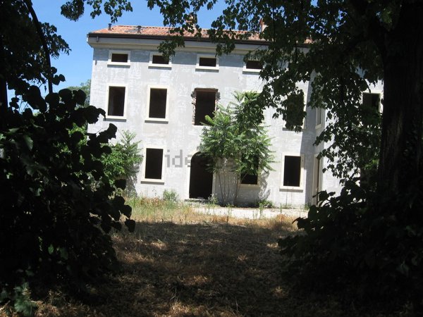 casa indipendente in vendita a Castelnuovo del Garda