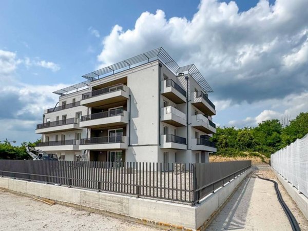 appartamento in vendita a Castelnuovo del Garda in zona Cavalcaselle