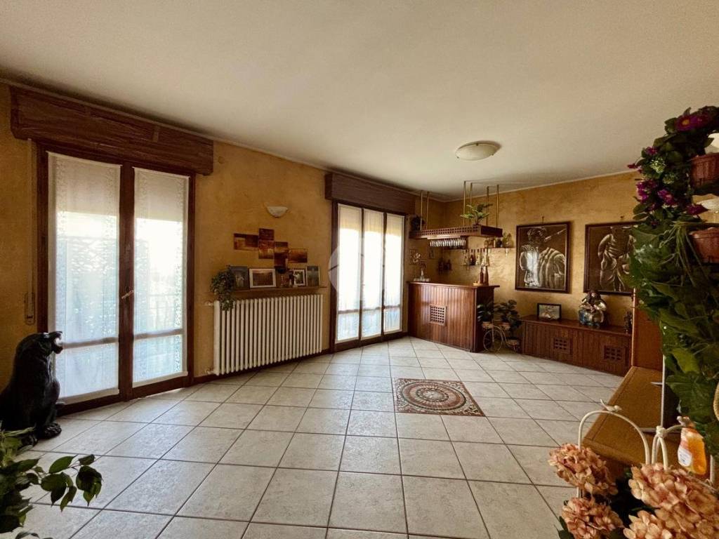 casa indipendente in vendita a Castelnuovo del Garda in zona Cavalcaselle