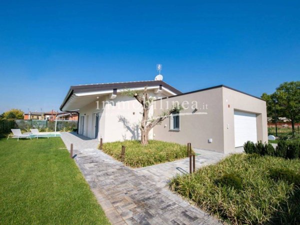 casa indipendente in vendita a Castelnuovo del Garda
