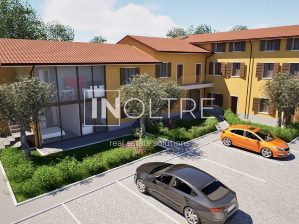 casa indipendente in vendita a Castelnuovo del Garda in zona Sandrà