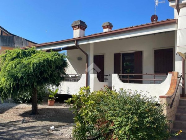 casa indipendente in vendita a Castelnuovo del Garda