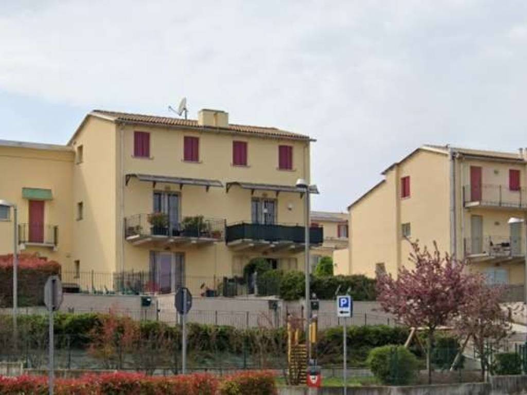 appartamento in vendita a Castelnuovo del Garda in zona Sandrà