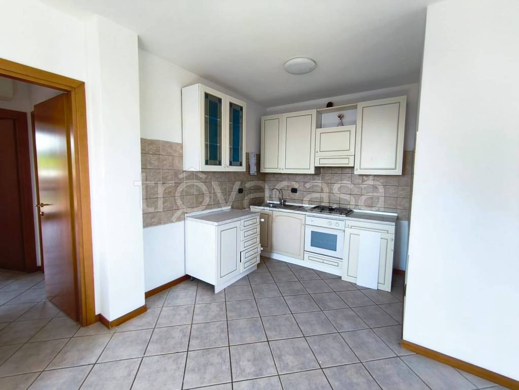 appartamento in vendita a Castelnuovo del Garda in zona Camalavicina