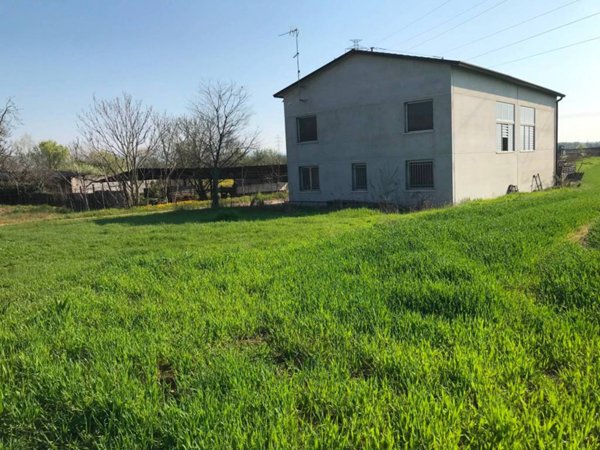 terreno agricolo in vendita a Castelnuovo del Garda in zona Cavalcaselle