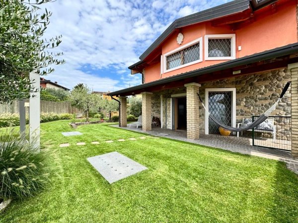 casa indipendente in vendita a Castelnuovo del Garda