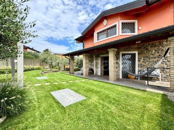casa indipendente in vendita a Castelnuovo del Garda