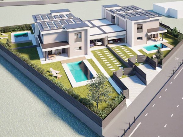 casa indipendente in vendita a Castelnuovo del Garda in zona Sandrà