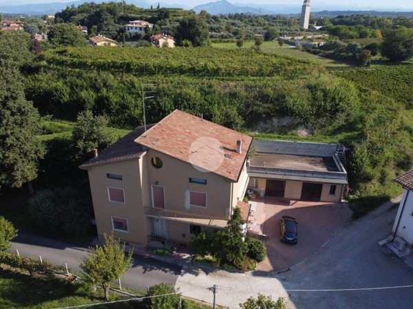 casa indipendente in vendita a Castelnuovo del Garda