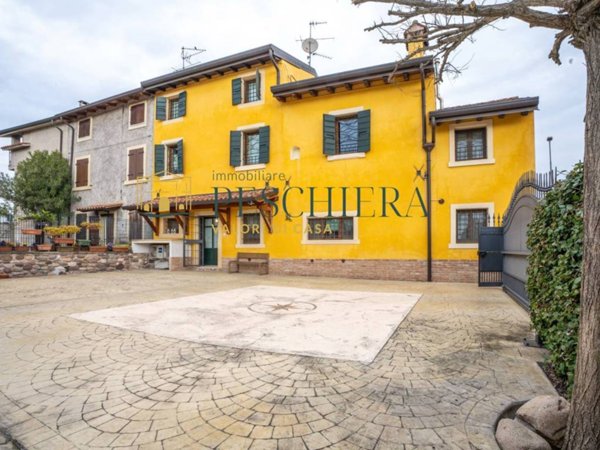 casa indipendente in vendita a Castelnuovo del Garda