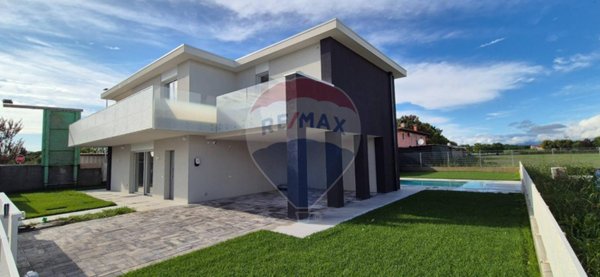 casa indipendente in vendita a Castelnuovo del Garda