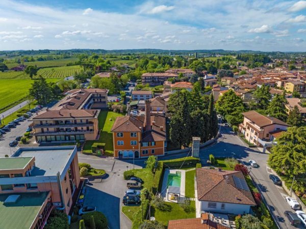 intera palazzina in vendita a Castelnuovo del Garda