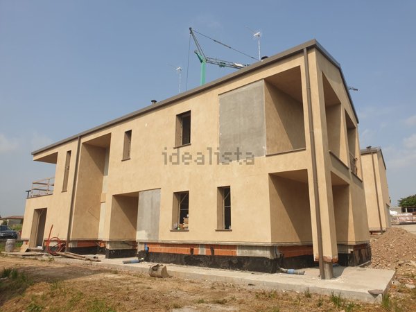casa indipendente in vendita a Castelnuovo del Garda in zona Cavalcaselle