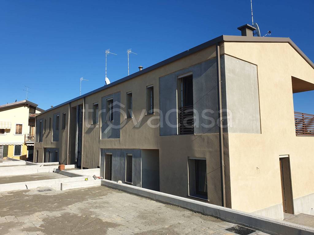 appartamento in vendita a Castelnuovo del Garda in zona Cavalcaselle
